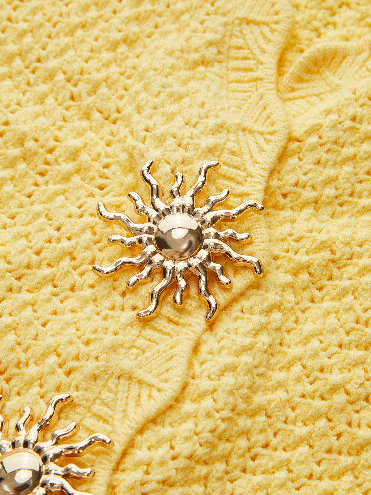 Metal Detail Scallop Trim Knit Vest-Chicvia