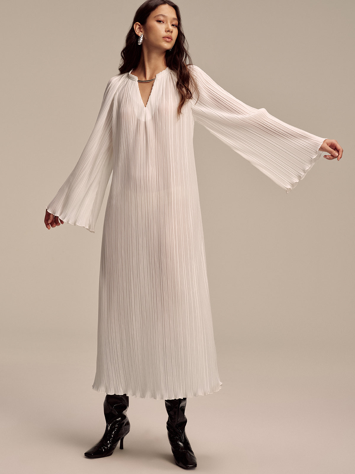 Metal Collar Pleated Long-Sleeve Maxi Dress-Chicvia