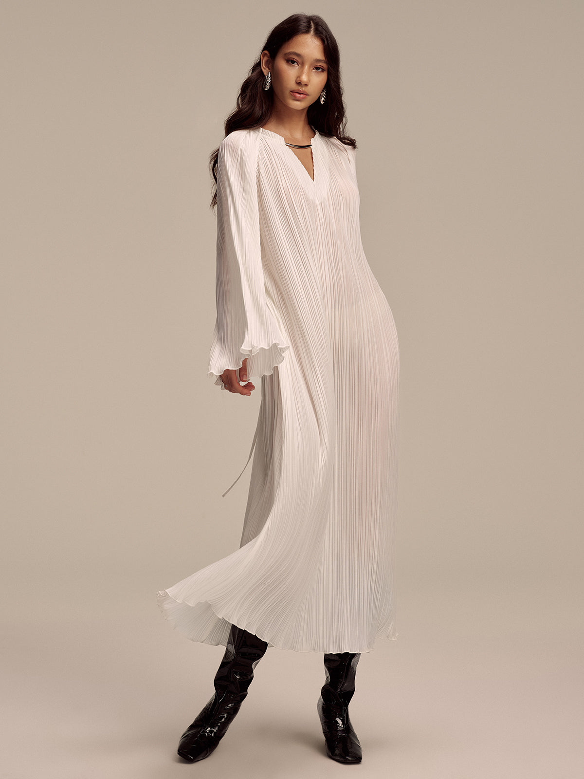 Metal Collar Pleated Long-Sleeve Maxi Dress-Chicvia