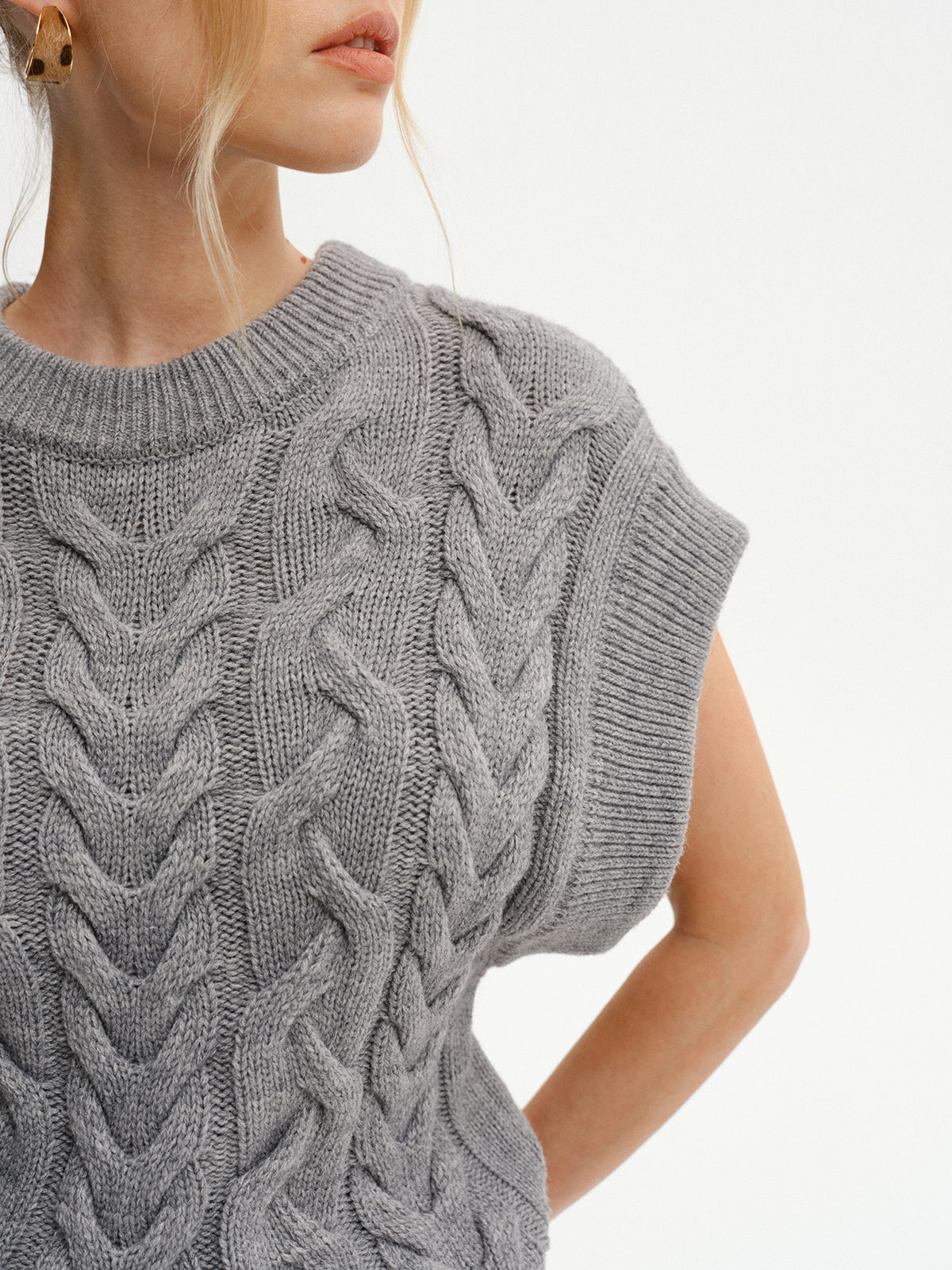 Cable-Knit Cap Sleeve Sweater Vest-Chicvia