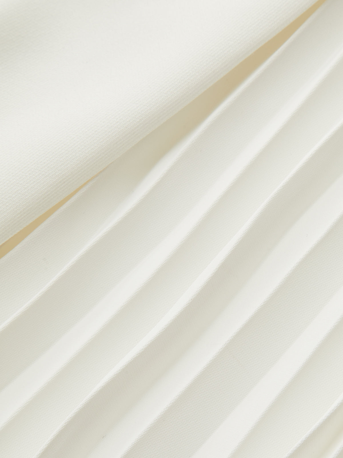 Metal Chain Pleated Mini Skirt-Chicvia