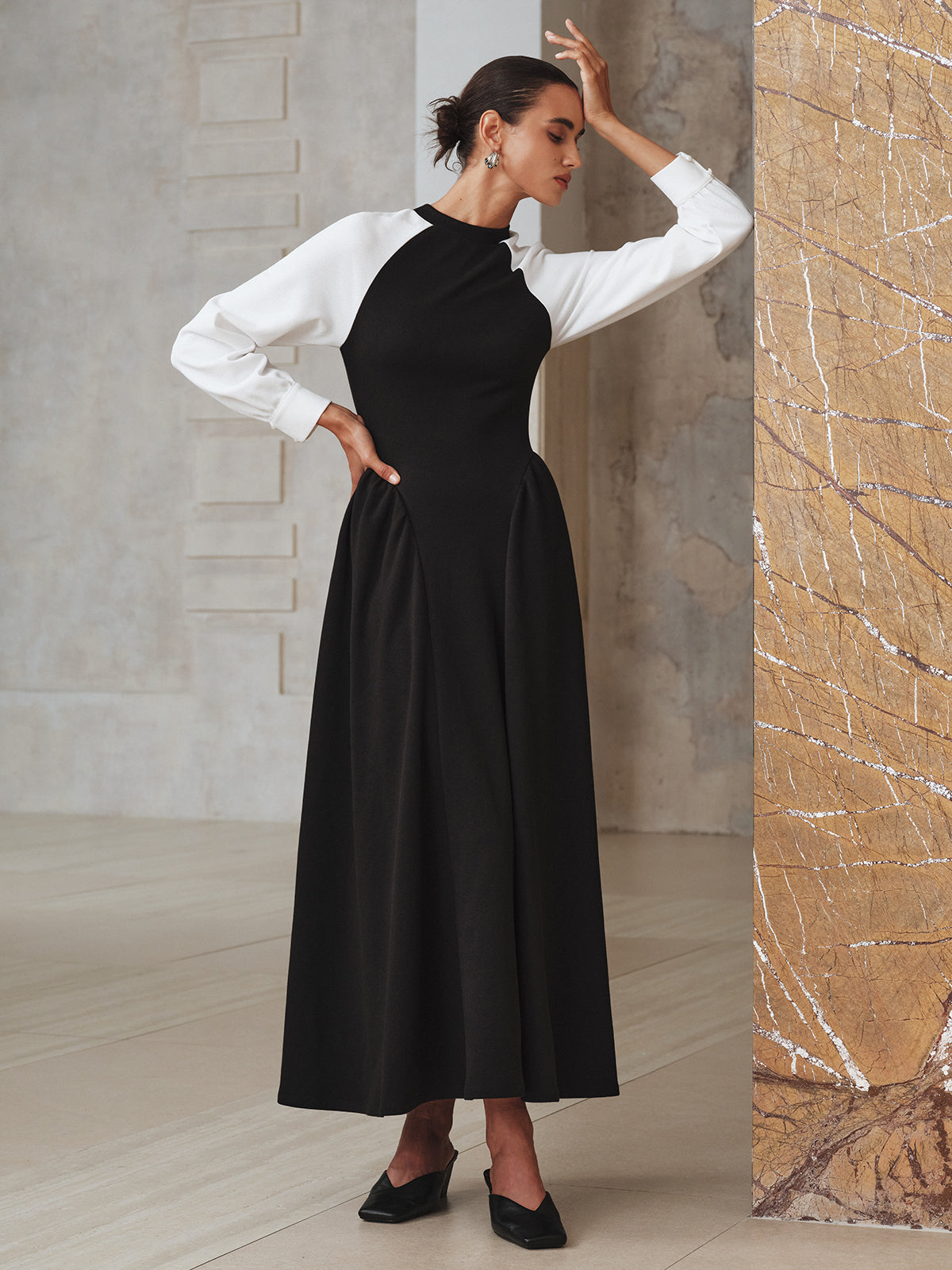 Contrast-Sleeve Pleated Midi Dress-Chicvia