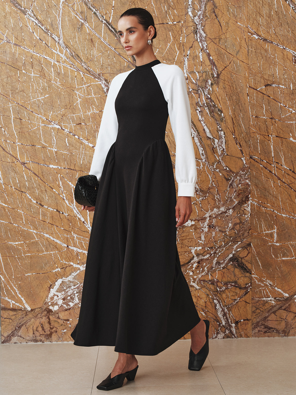 Contrast-Sleeve Pleated Midi Dress-Chicvia