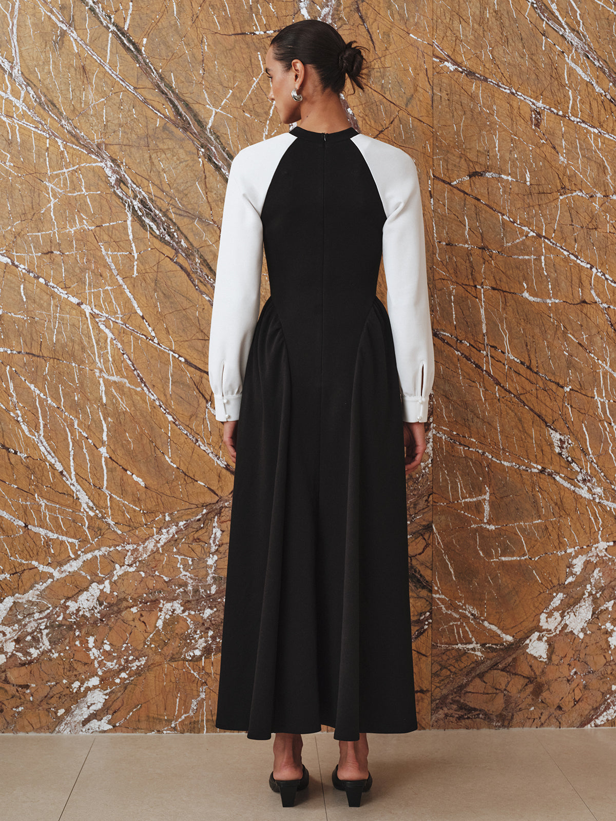 Contrast-Sleeve Pleated Midi Dress-Chicvia