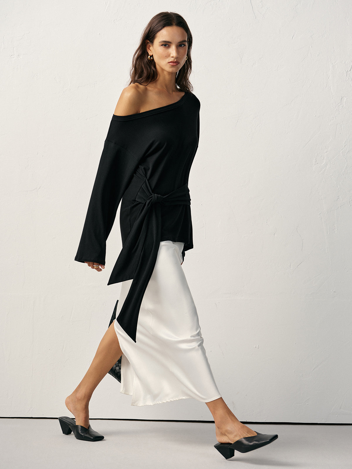 Off-Shoulder Long Sleeve T-Shirt-Chicvia