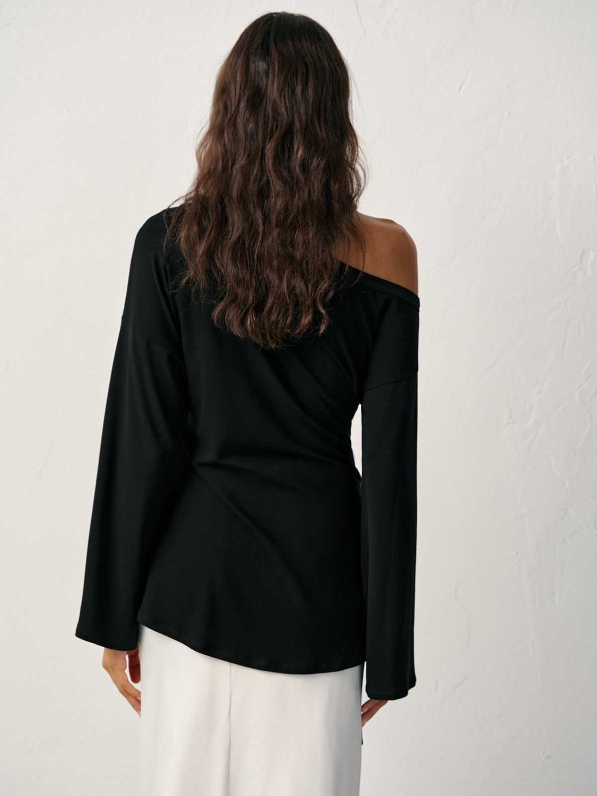 Off-Shoulder Long Sleeve T-Shirt-Chicvia