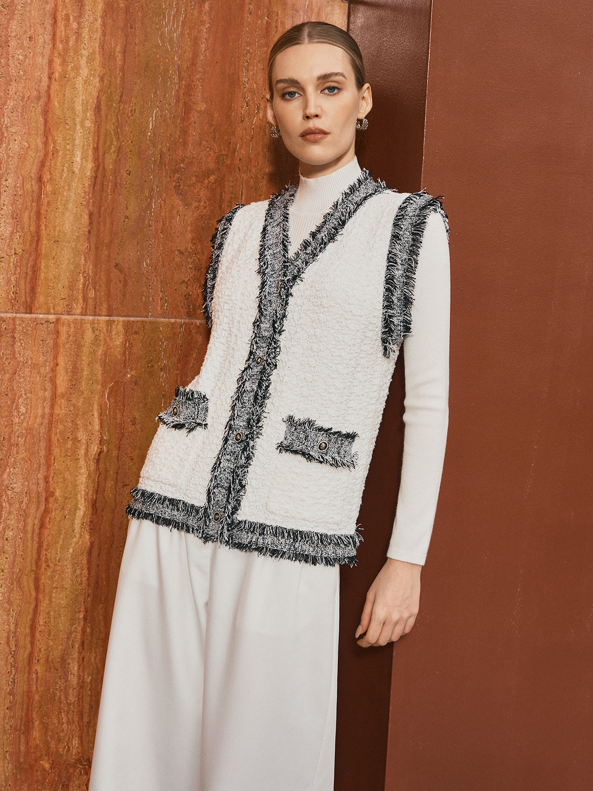 Oversized Contrast Fringe Trim Textured Vest-Chicvia