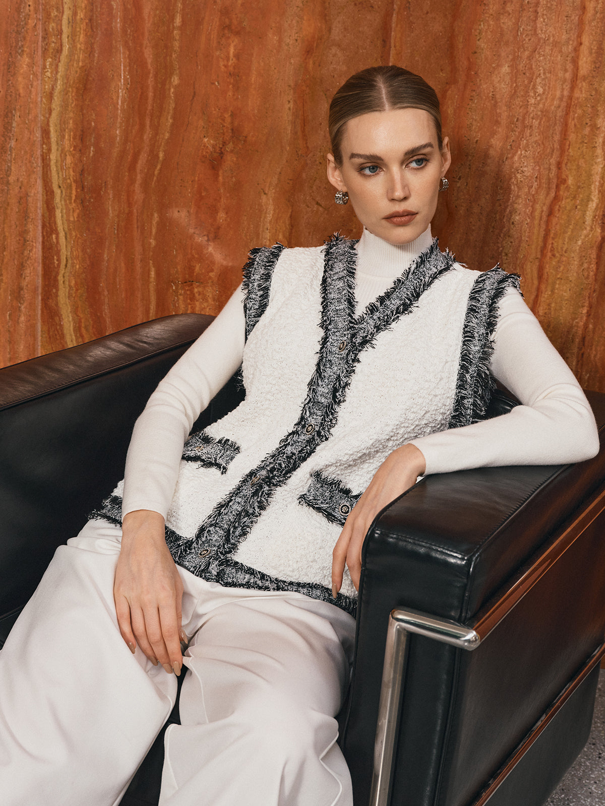 Oversized Contrast Fringe Trim Textured Vest-Chicvia