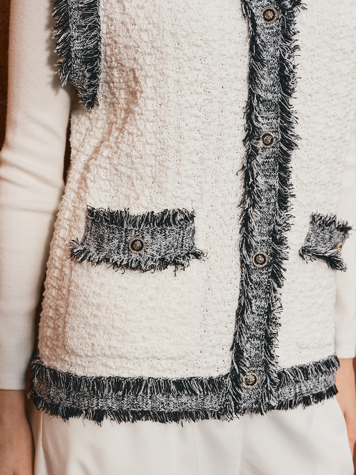 Oversized Contrast Fringe Trim Textured Vest-Chicvia