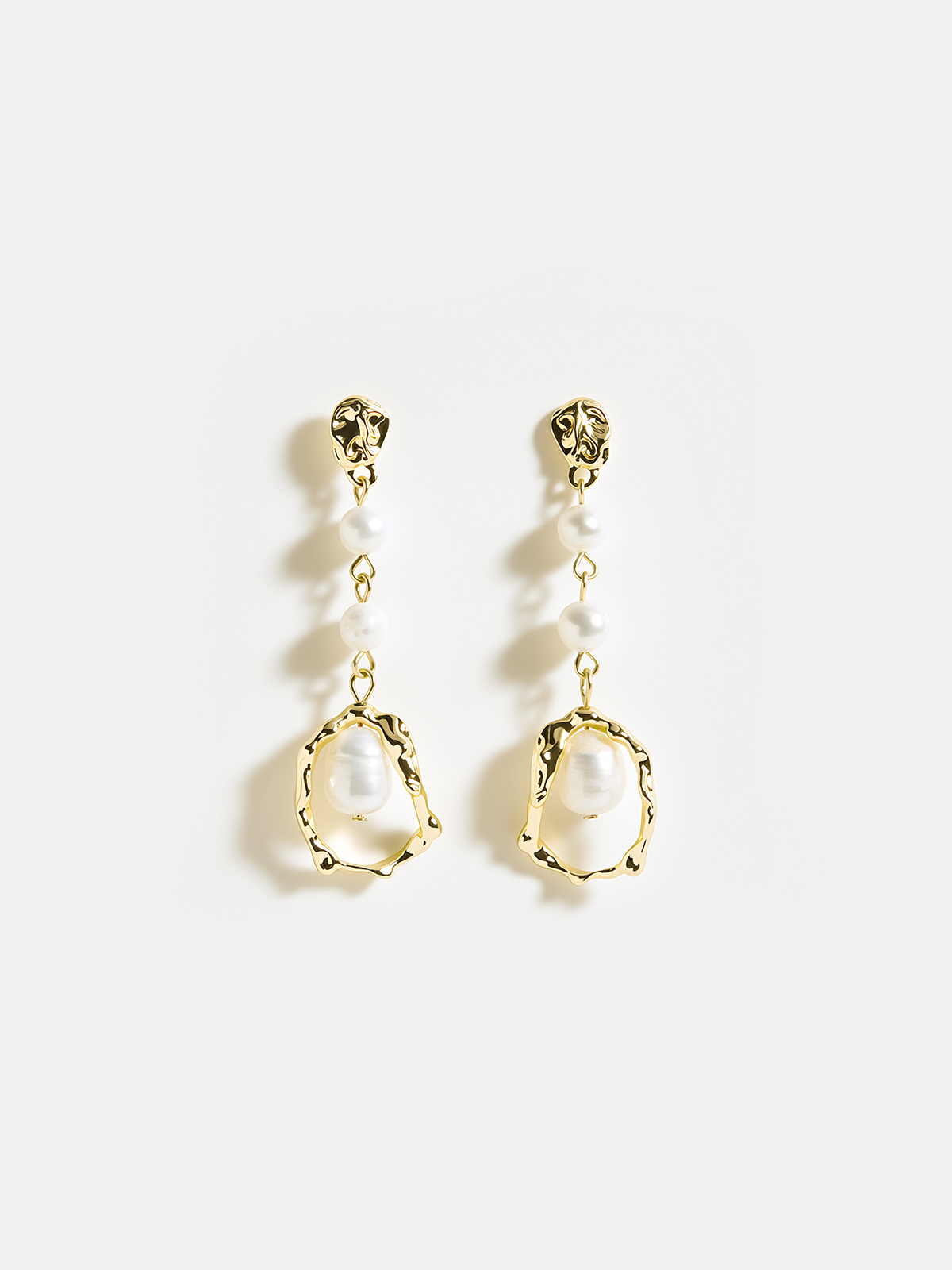 Pearl Golden Dangle Earrings-Chicvia