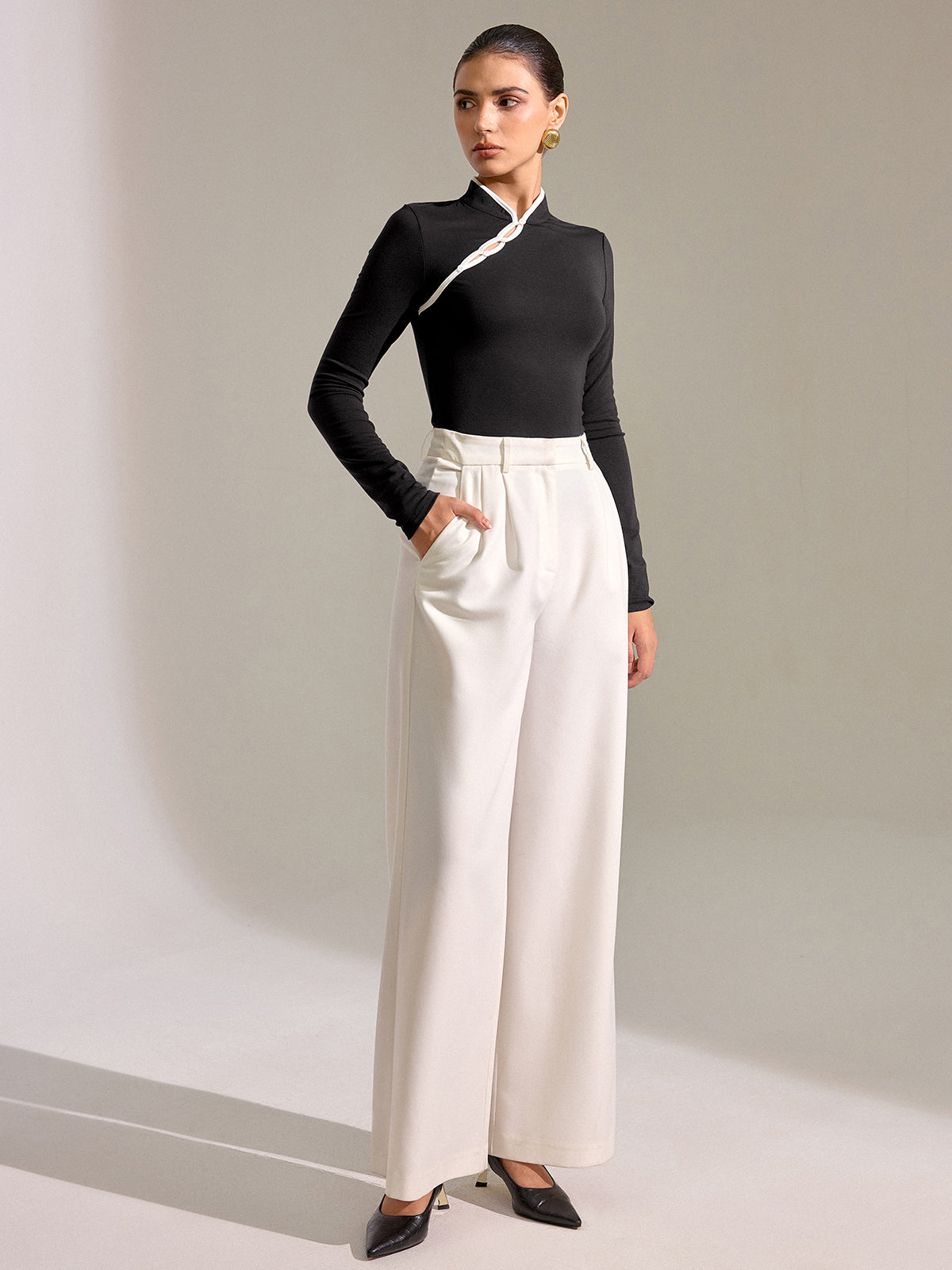 Contrast Trim Mandarin Collar Fitted T-Shirt-Chicvia