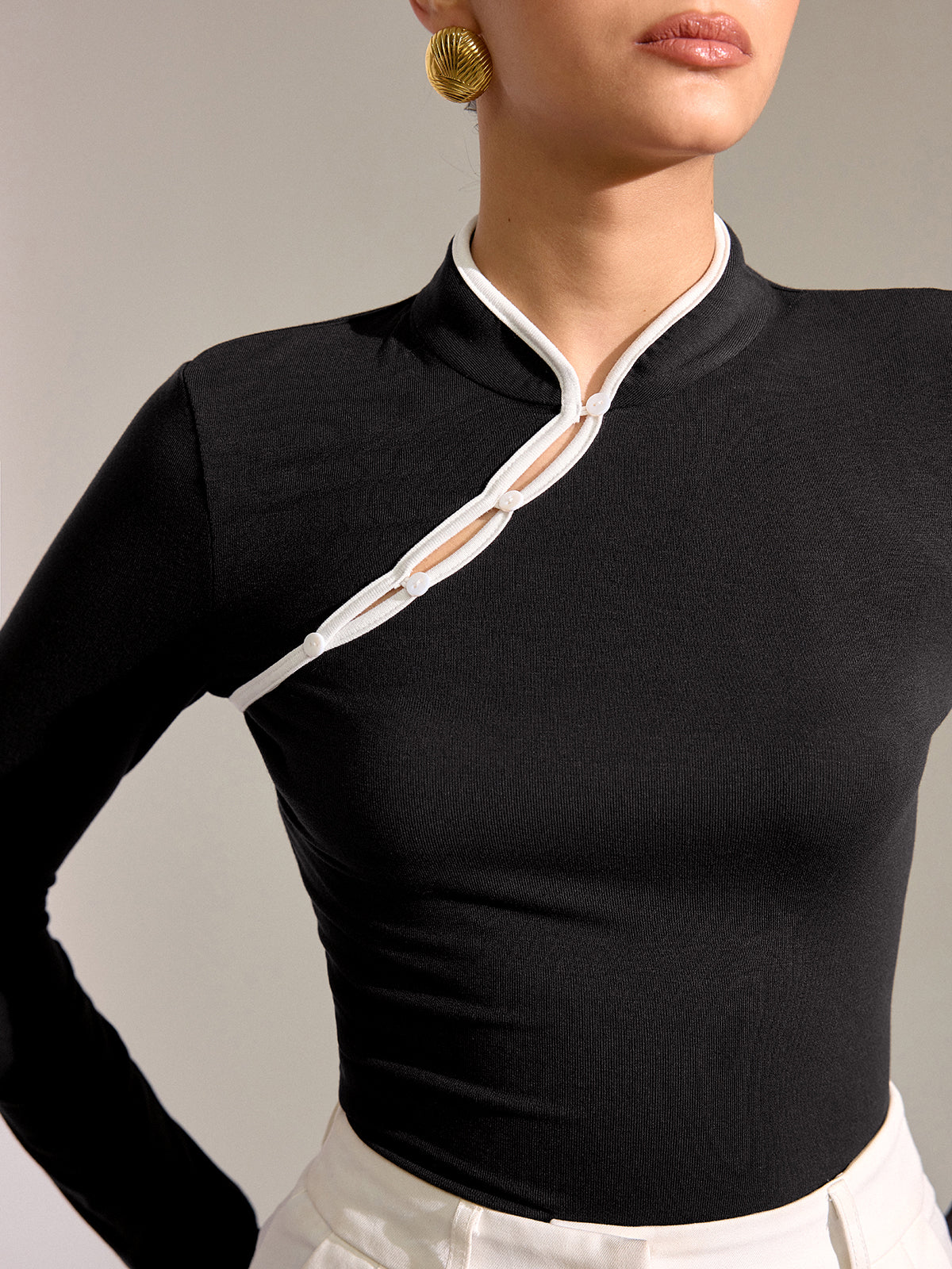 Contrast Trim Mandarin Collar Fitted T-Shirt-Chicvia