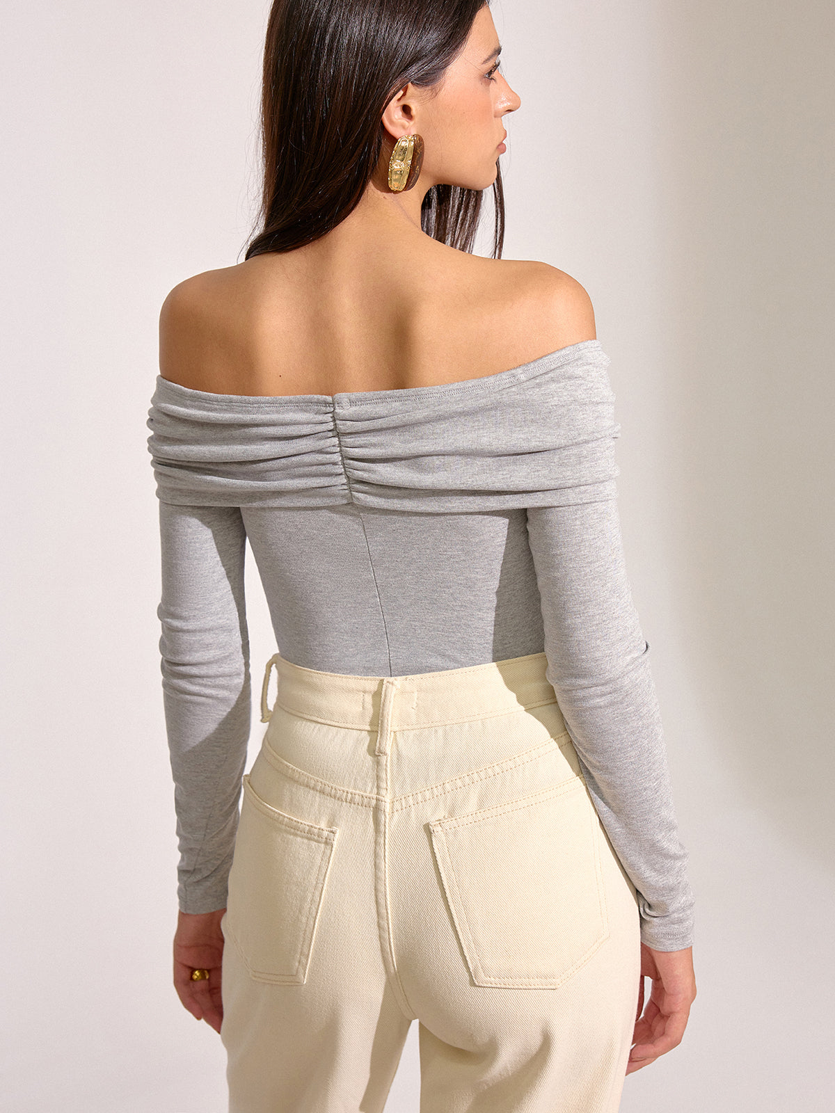 Off-Shoulder Ruched Long Sleeve T-Shirt-Chicvia