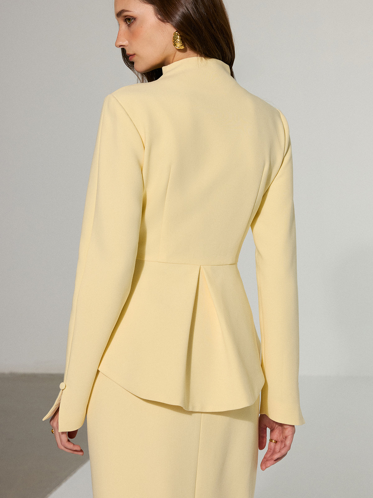 Keyhole Neckline Button Front Peplum Blazer-Chicvia