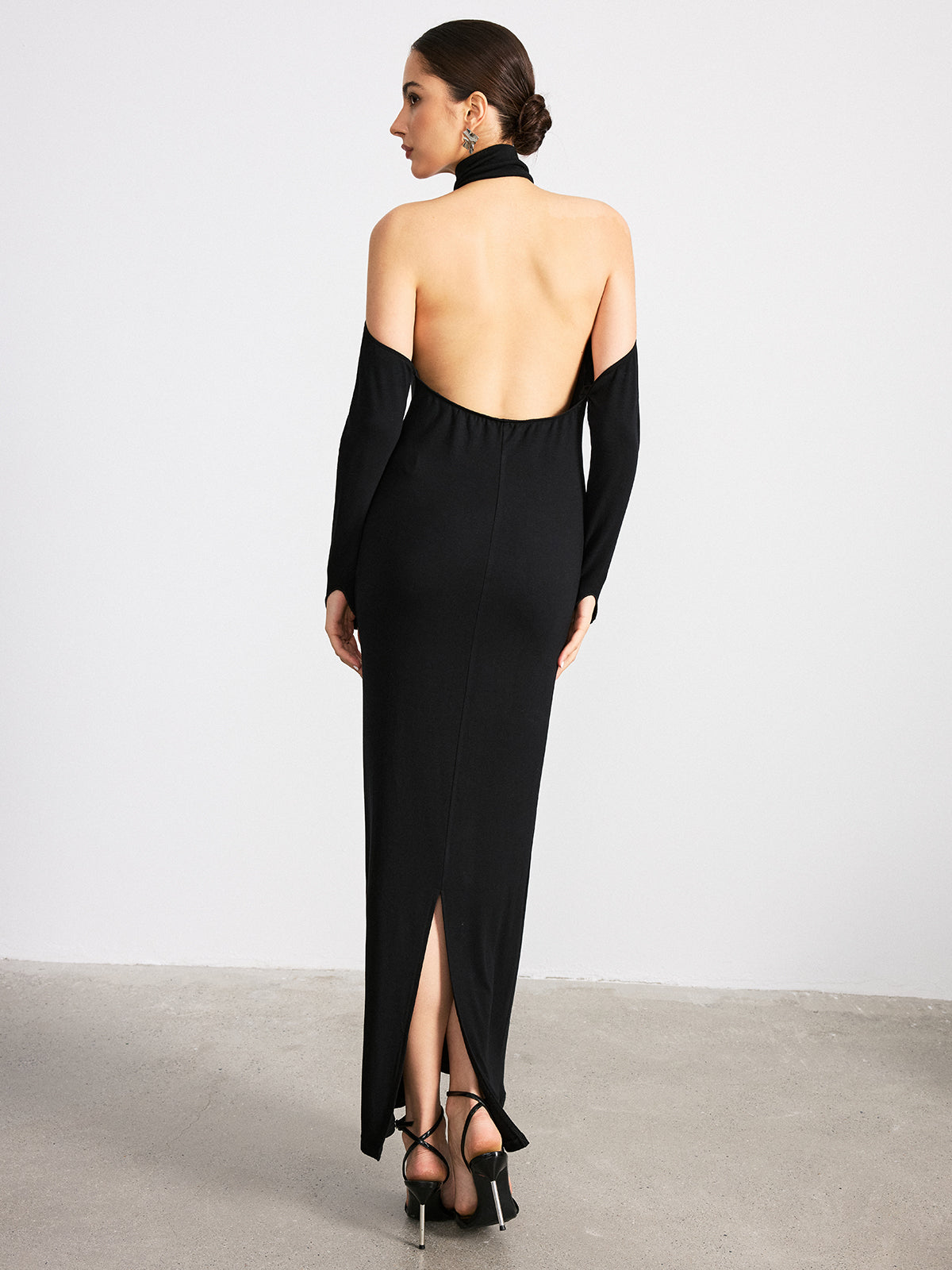 Halter Neck Backless Long Sleeve Knit Maxi Dress-Chicvia