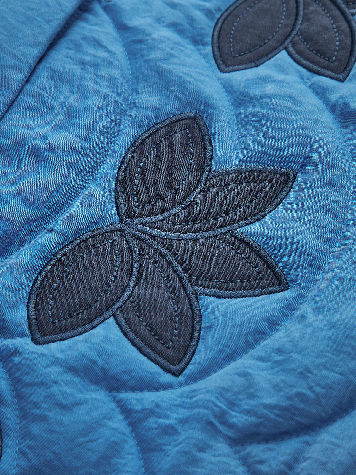 Contrast Floral Jacquard Quilted Winter Coat-Chicvia