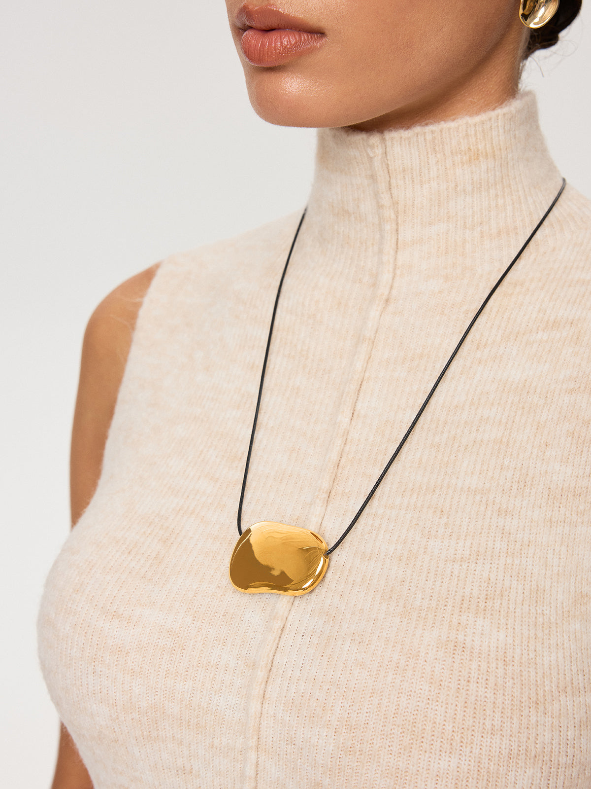 Golden Irregular Smooth Necklace-Chicvia