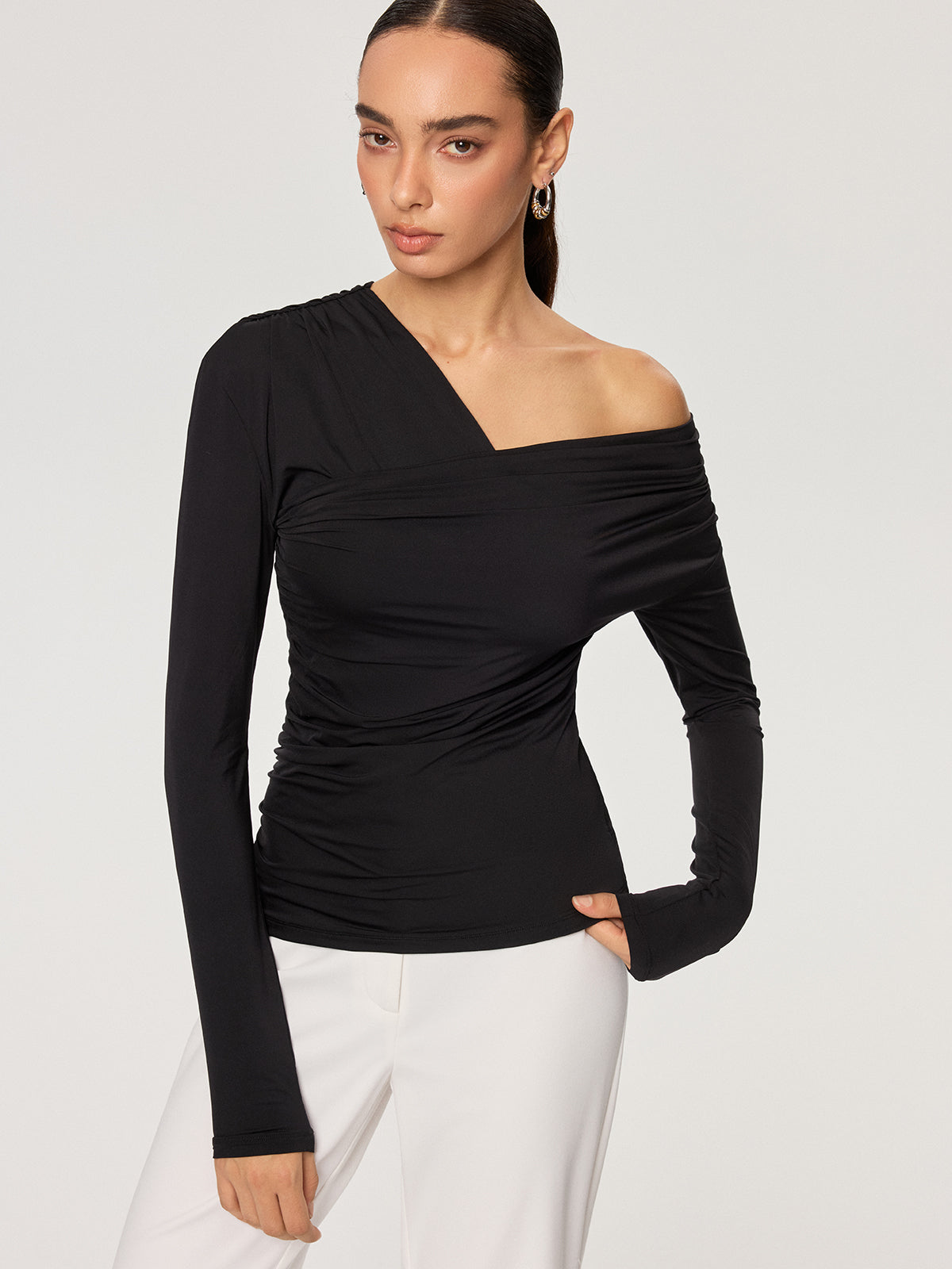 Off-Shoulder Ruched T-Shirt-Chicvia
