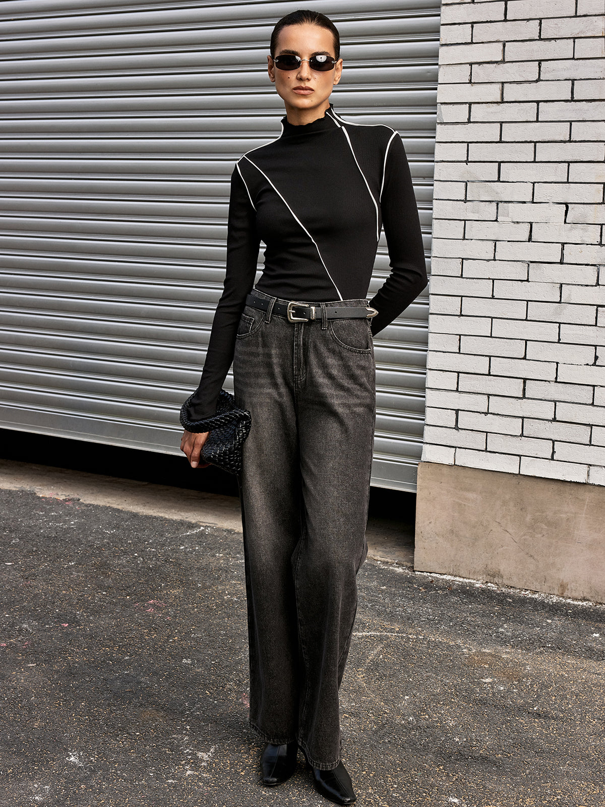 Contrast Asymmetric Piping Mock-Neck T-Shirt-Chicvia