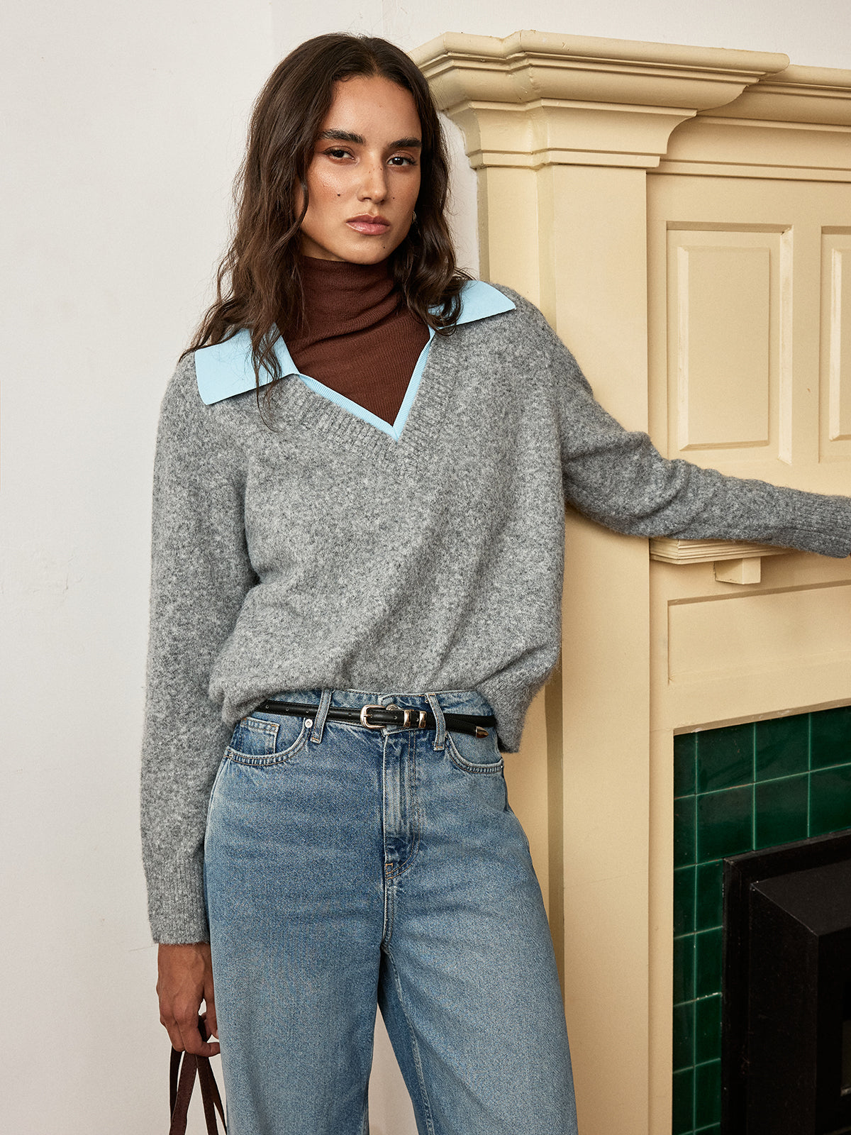 Contrast Collar Wool Blend Sweater-Chicvia