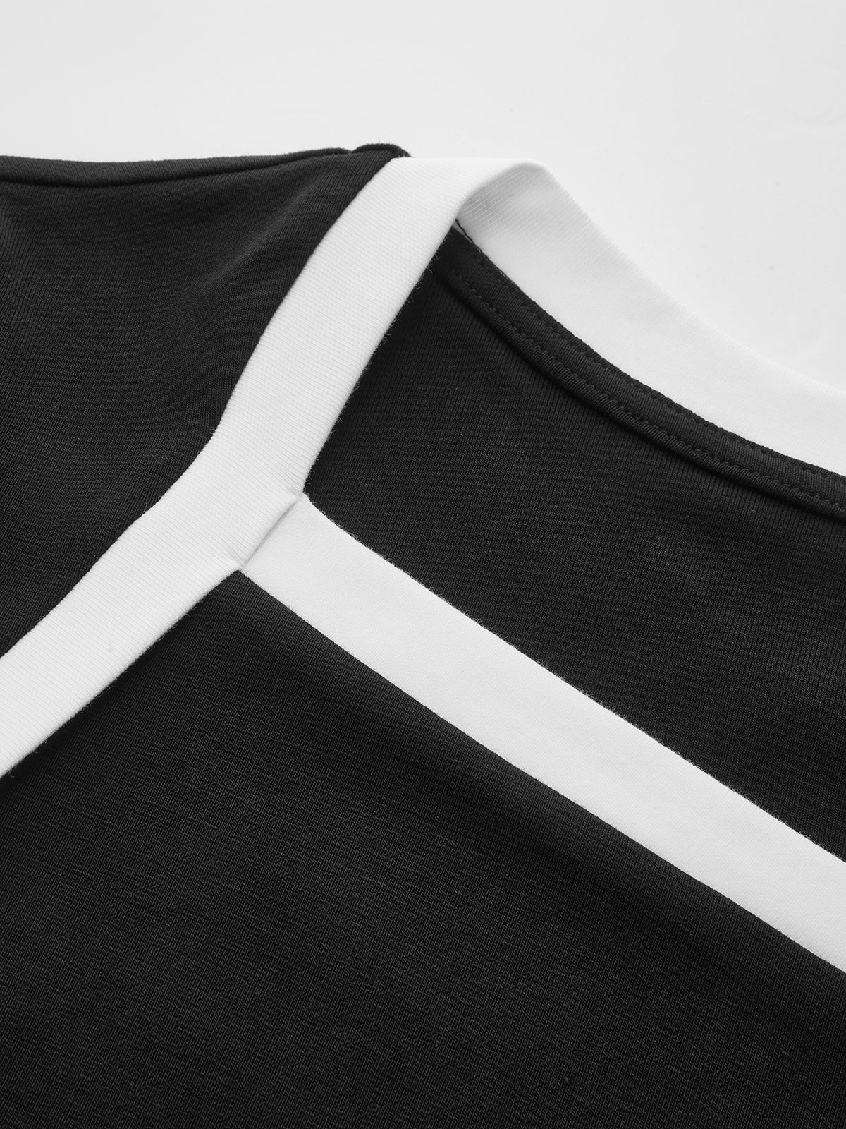 Contrast Trim Asymmetric Neckline T-Shirt-Chicvia