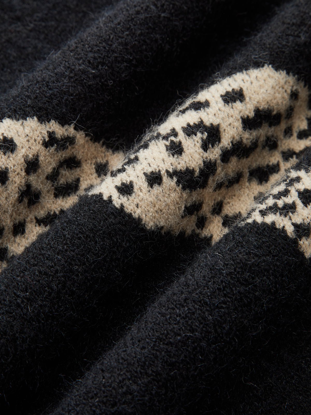 Leopard Print Sweater-Chicvia