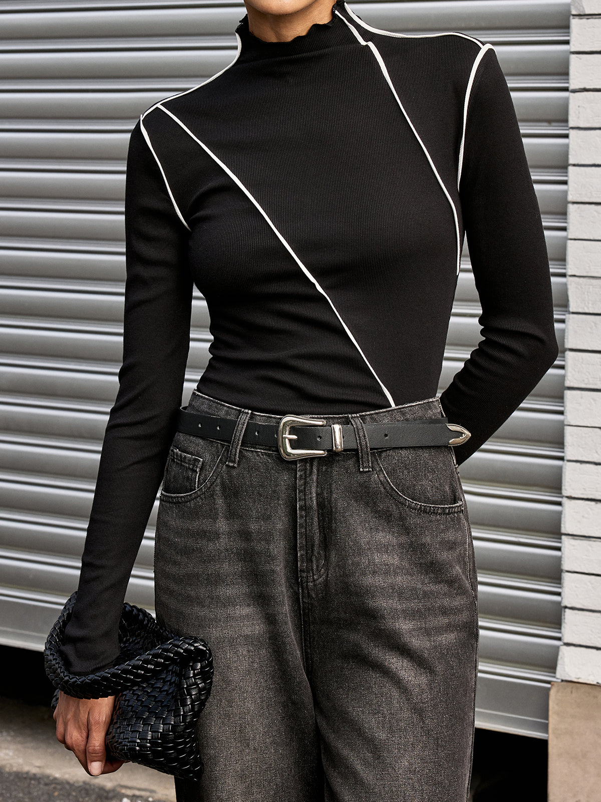 Contrast Asymmetric Piping Mock-Neck T-Shirt-Chicvia