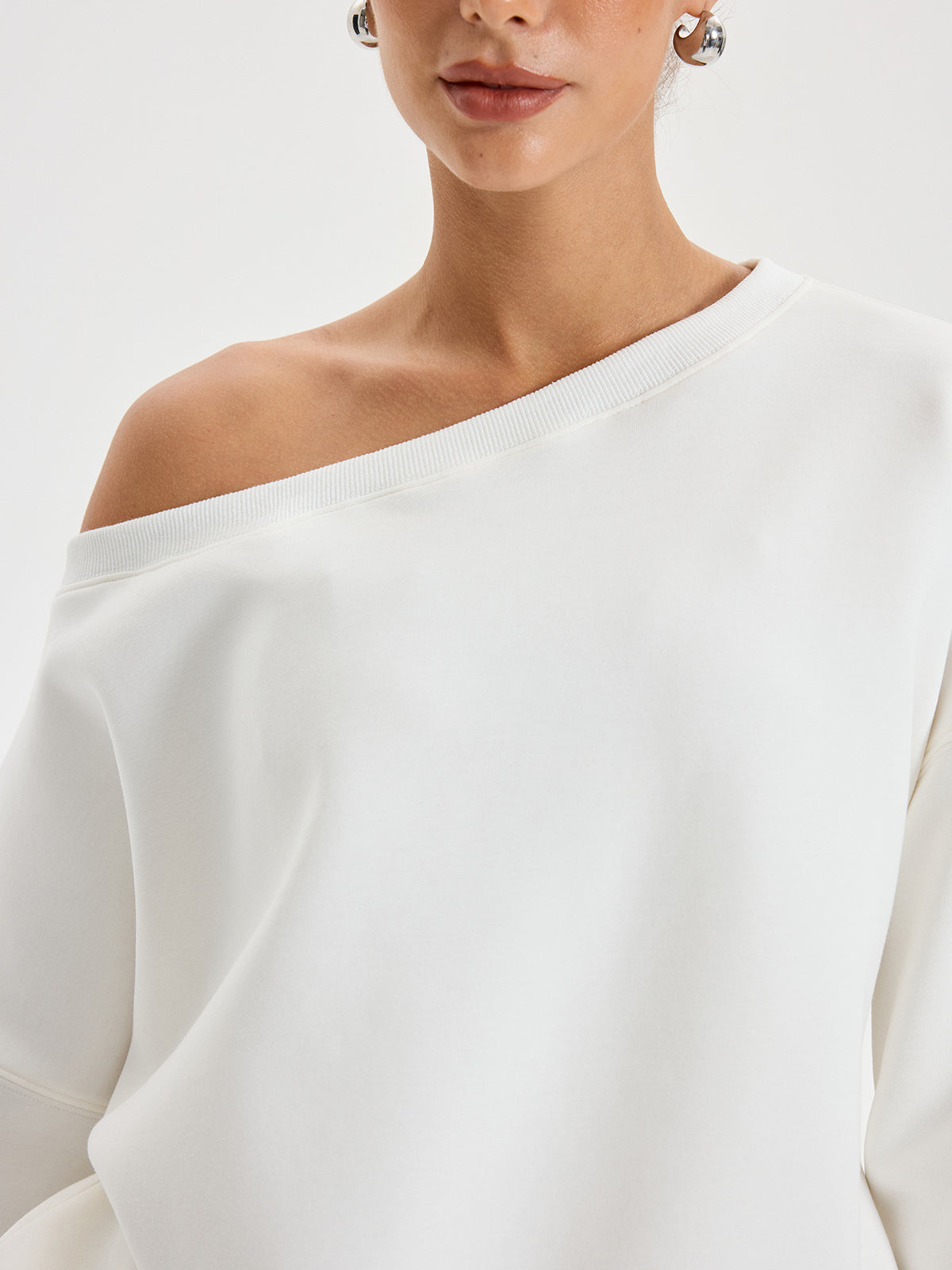 Off-Shoulder Oversized Sweatshirt-Chicvia