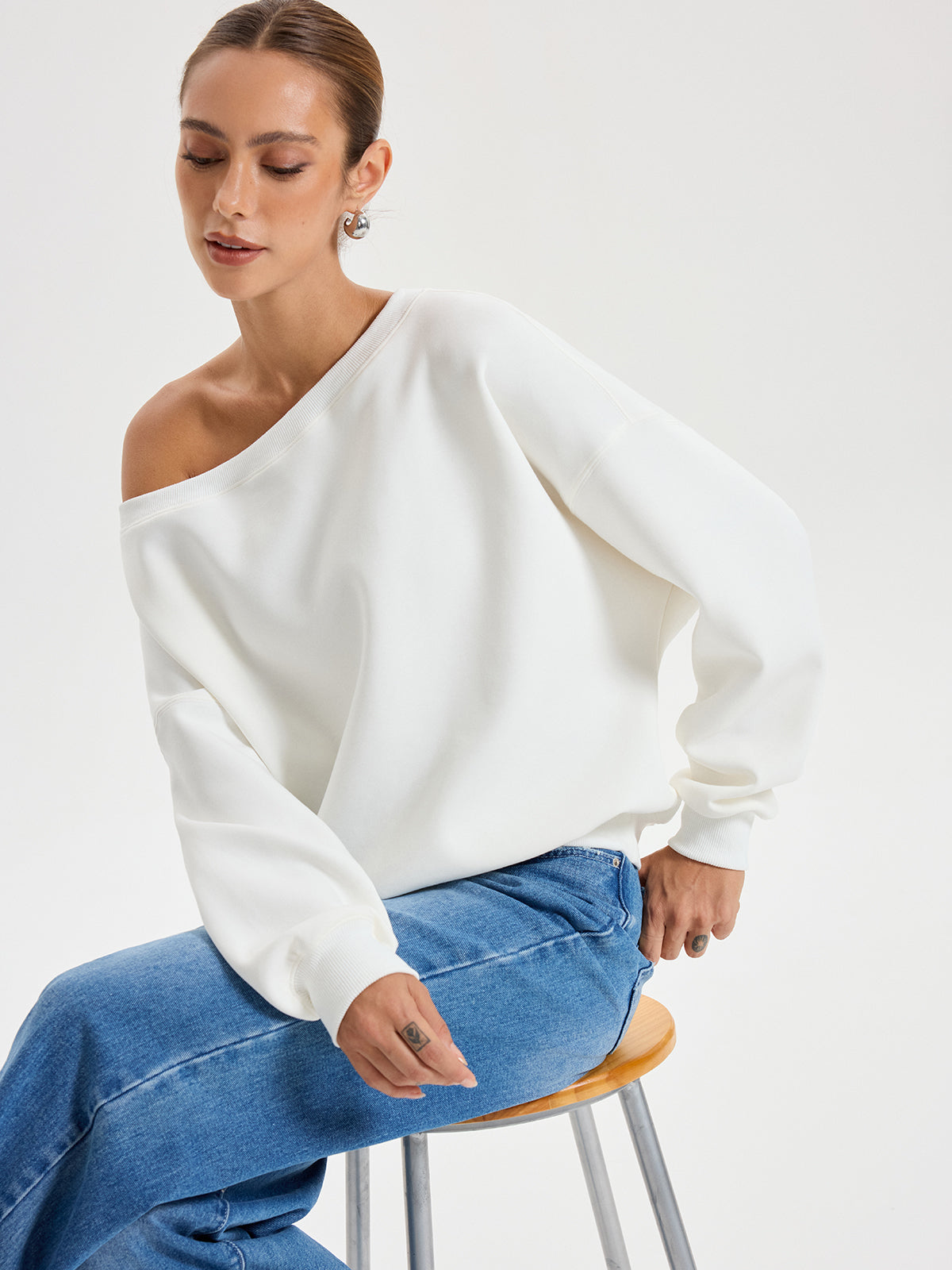 Off-Shoulder Oversized Sweatshirt-Chicvia