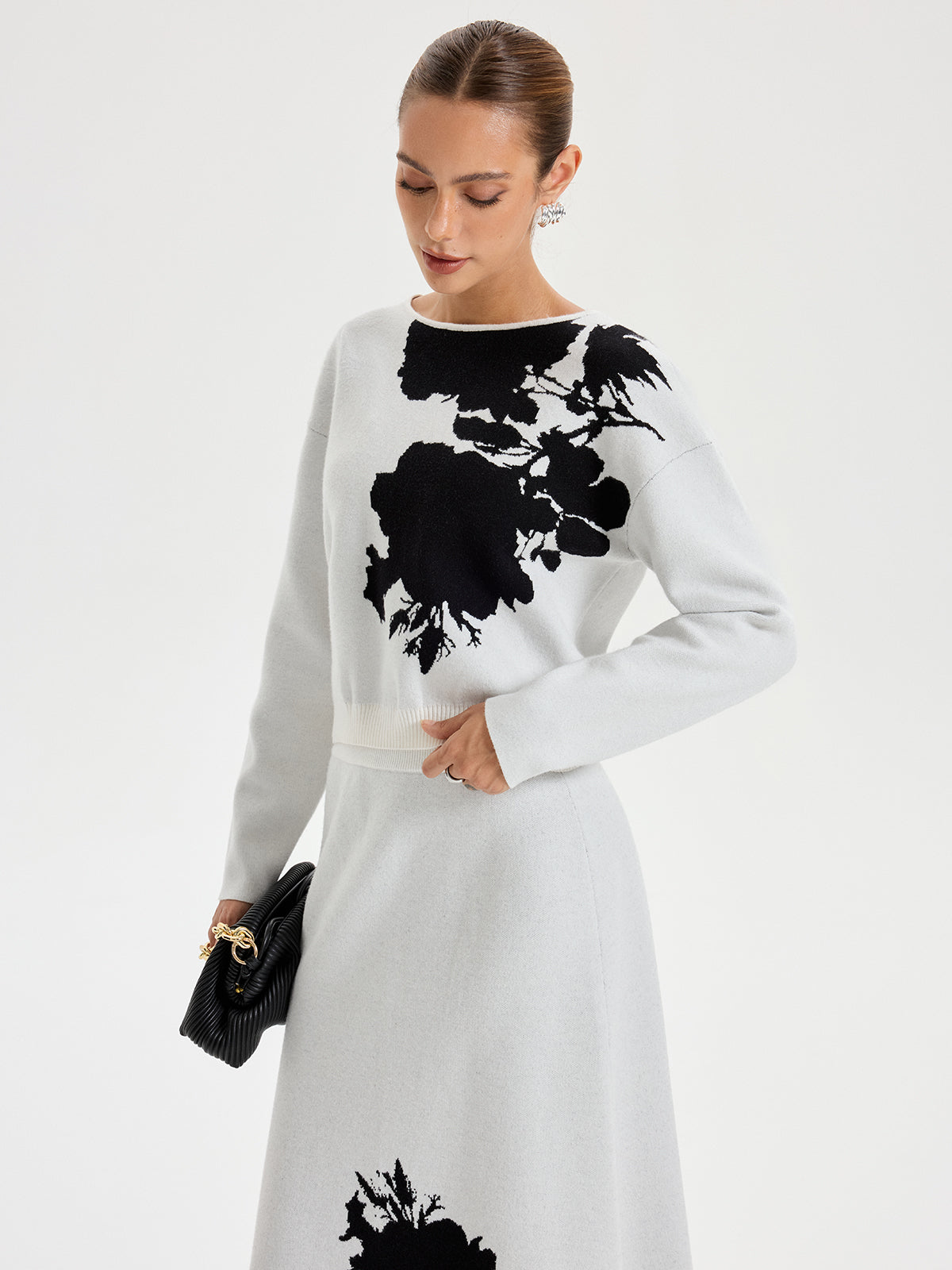 Ink-Wash Painting Pattern Round Neck Knit Top-Chicvia