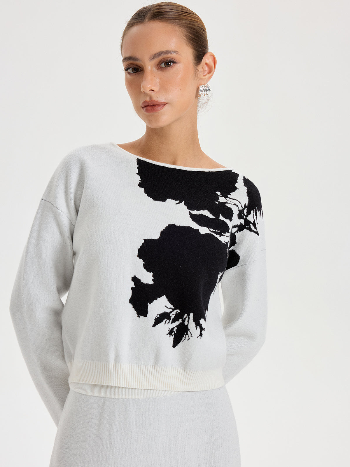 Ink-Wash Painting Pattern Round Neck Knit Top-Chicvia