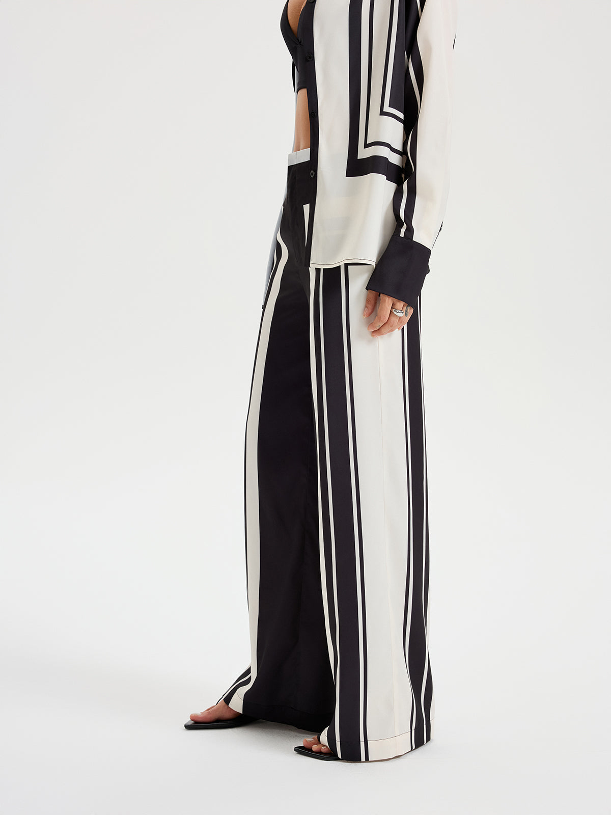 Contrast Striped Mid-Waist Wide-Leg Pants-Chicvia