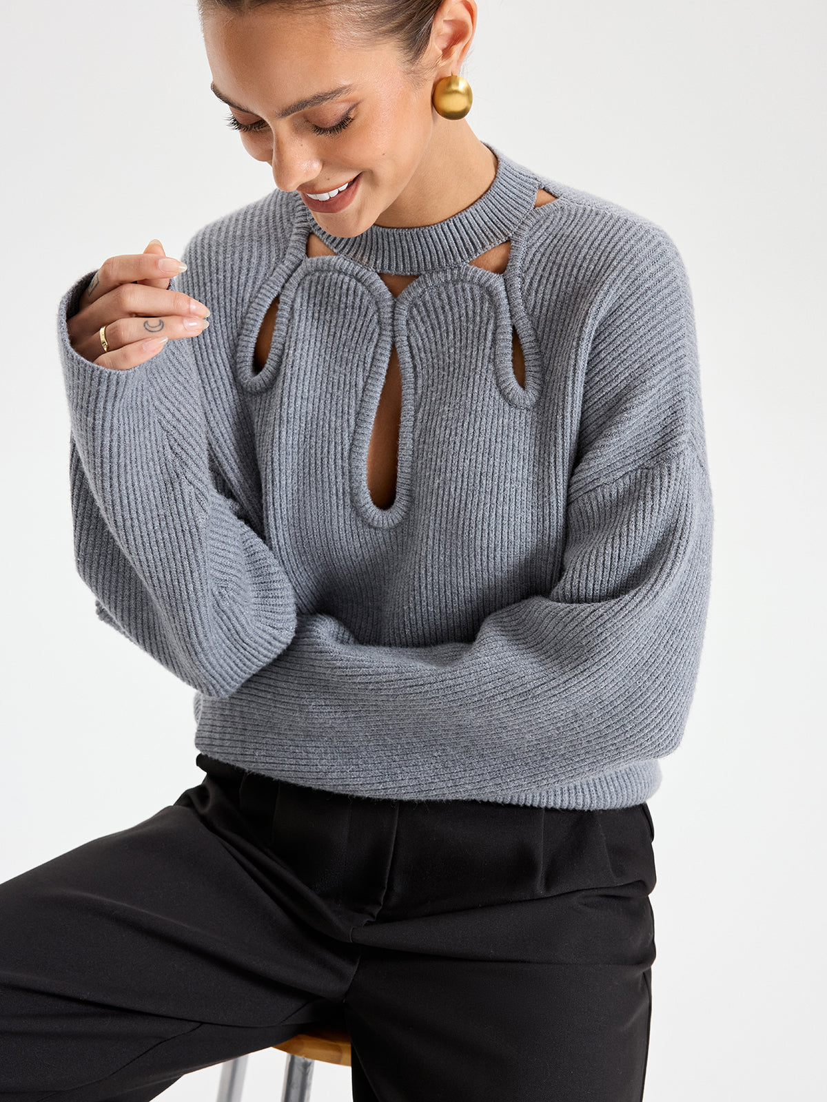 Cut-Out Knit Sweater-Chicvia