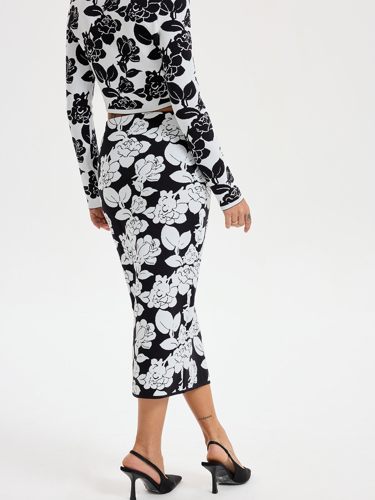 Floral Pattern Knit Midi Skirt-Chicvia