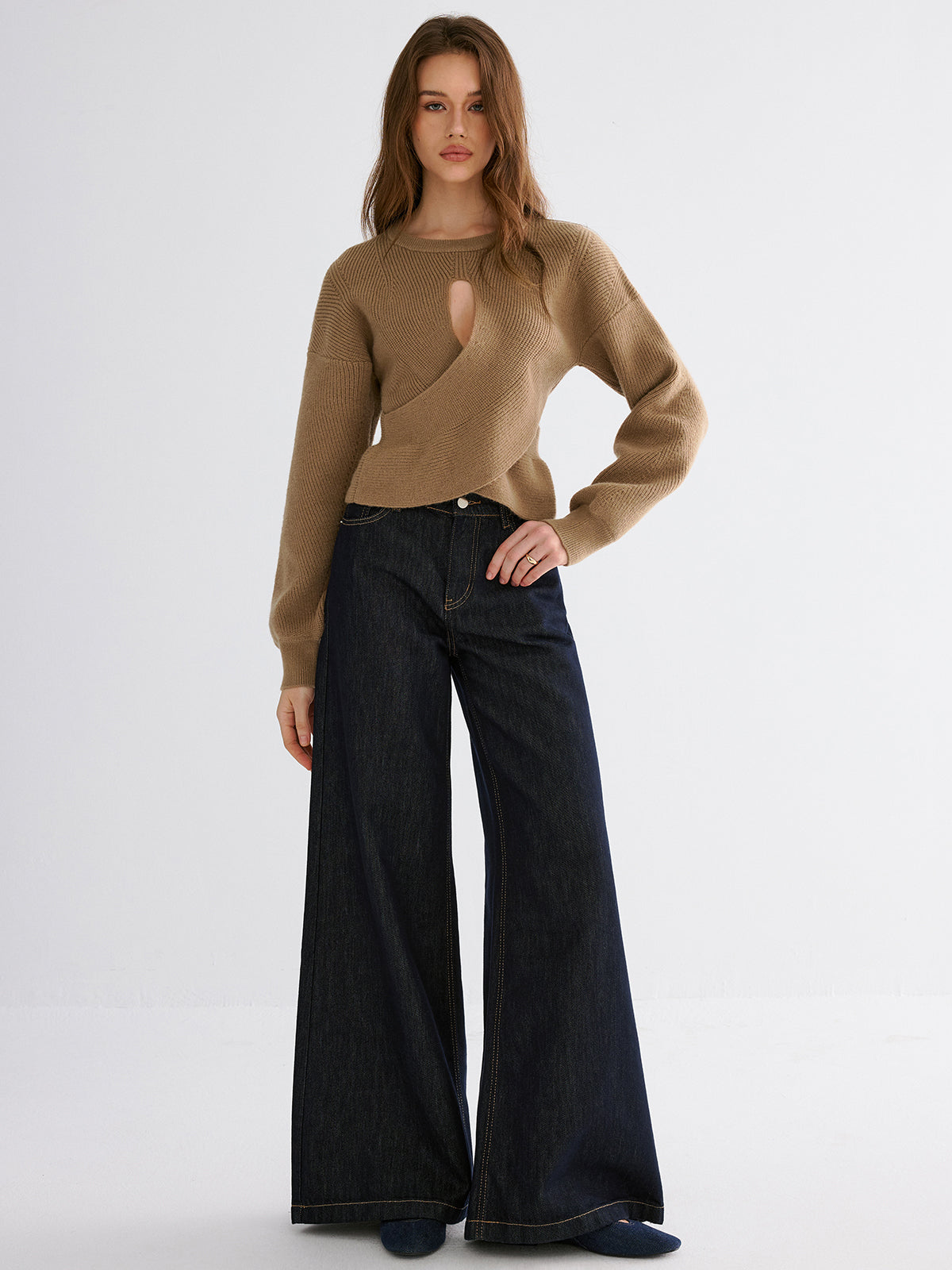 Cut-out Asymmetrical-Hem Sweater-Chicvia