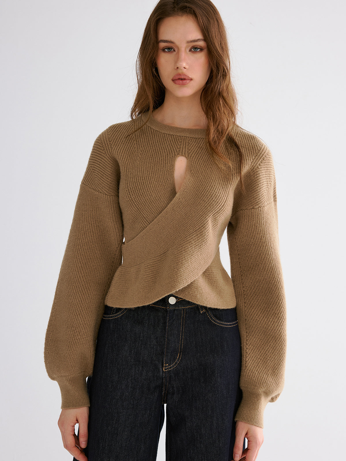 Cut-out Asymmetrical-Hem Sweater-Chicvia