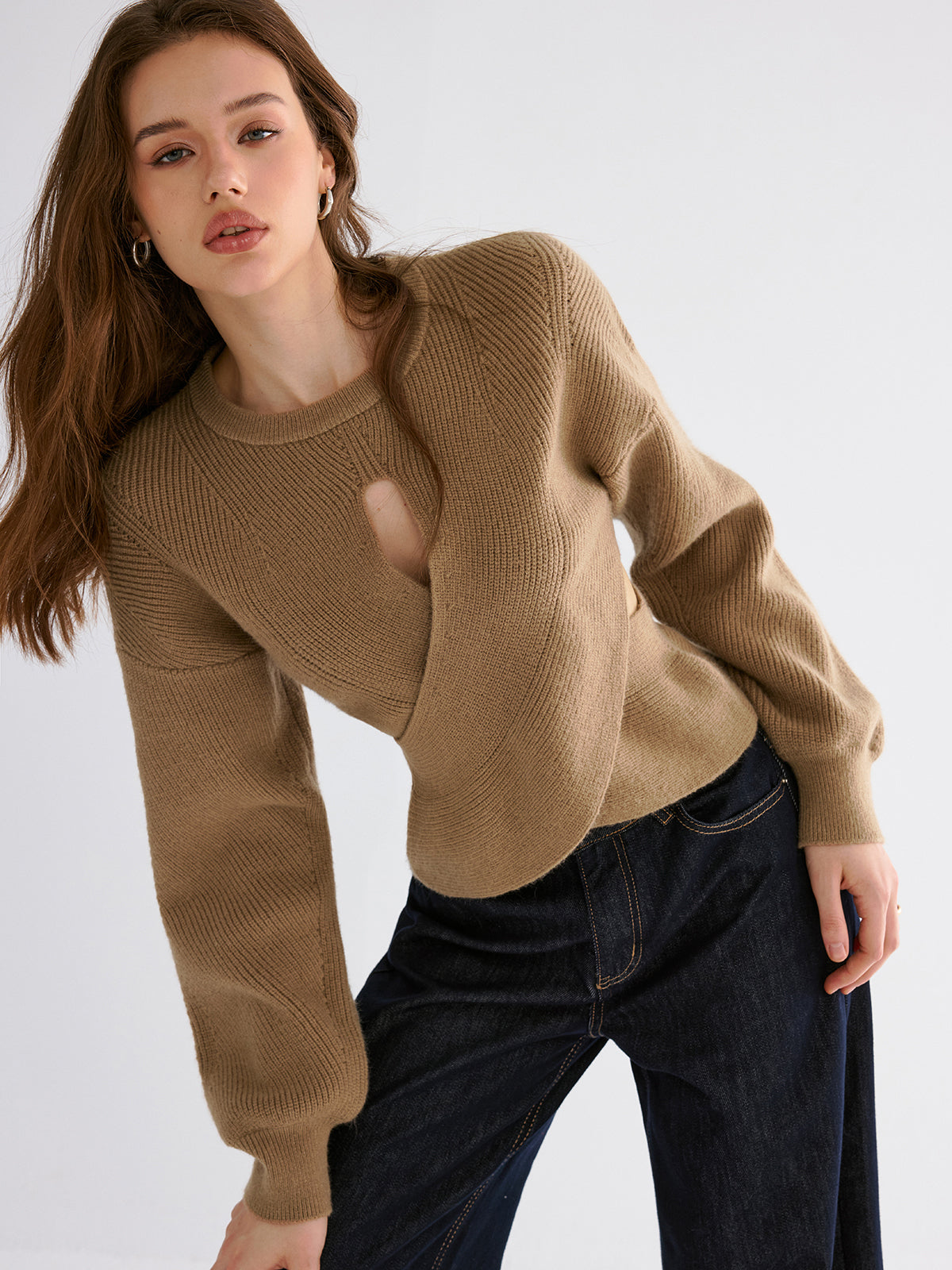 Cut-out Asymmetrical-Hem Sweater-Chicvia