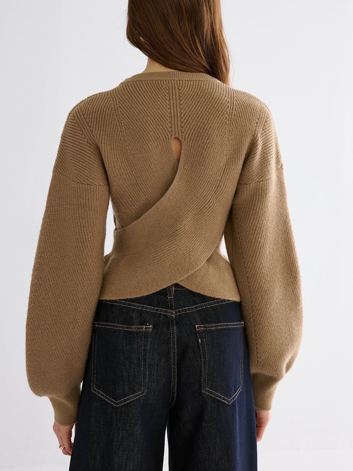 Cut-out Asymmetrical-Hem Sweater-Chicvia