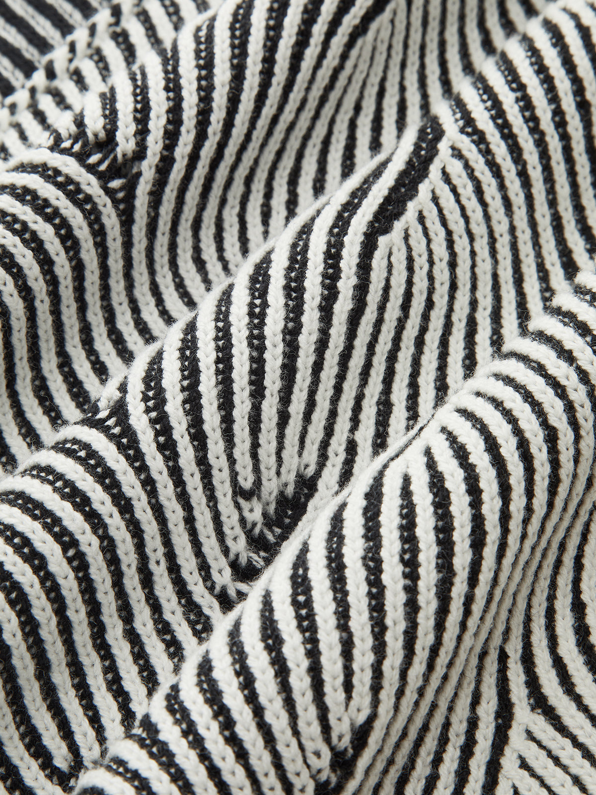 Crew Neck Wave-Knit Sweater-Chicvia