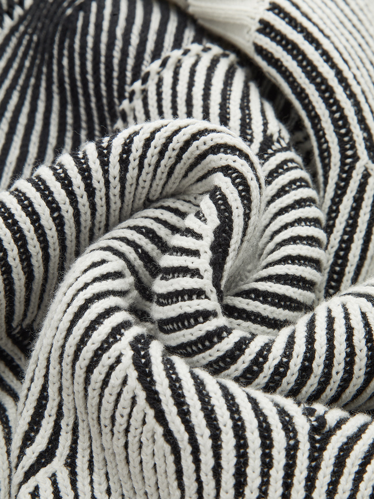 Crew Neck Wave-Knit Sweater-Chicvia