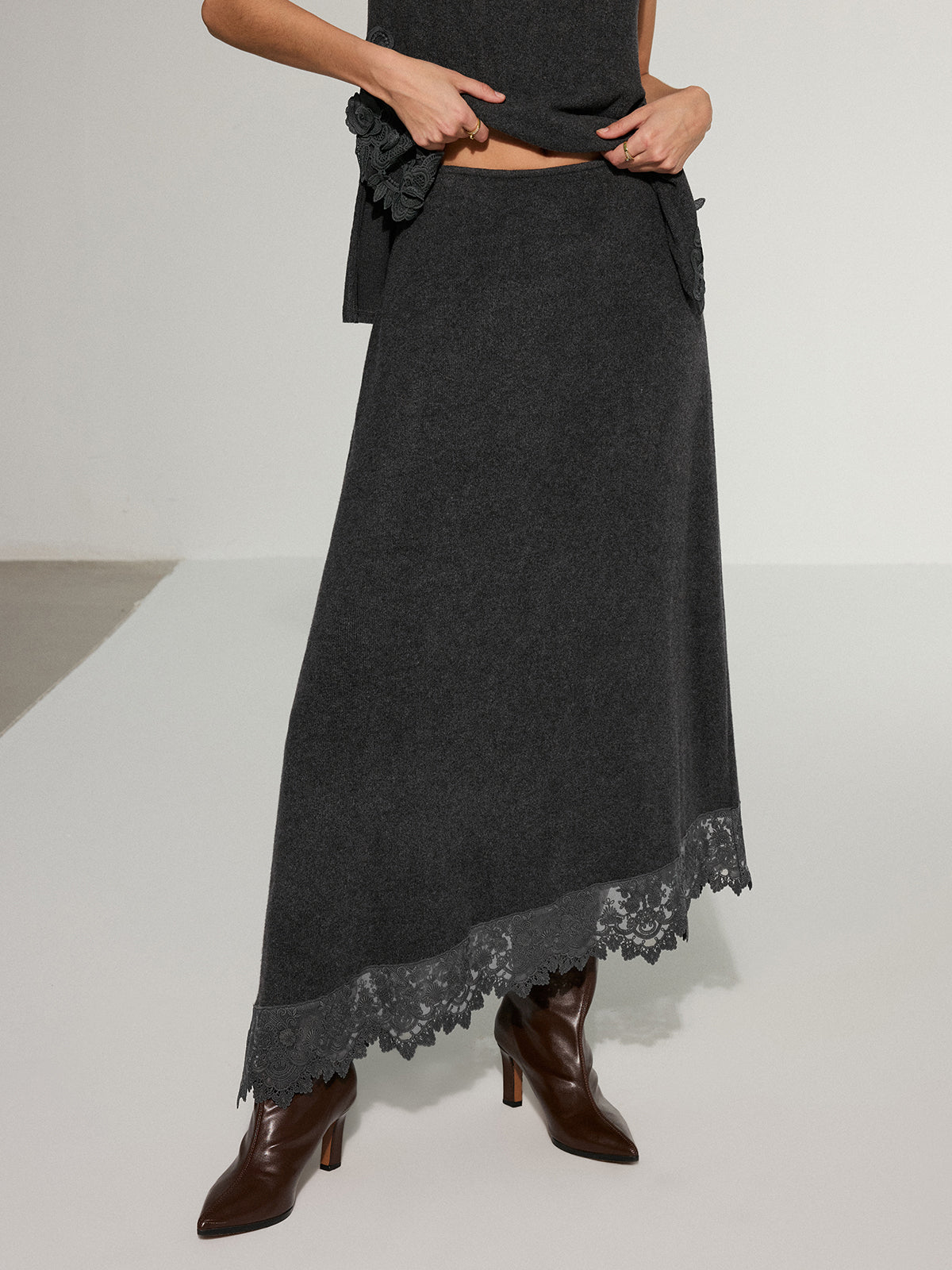 Lace Trim Sleeveless Top and Maxi Skirt Set-Chicvia