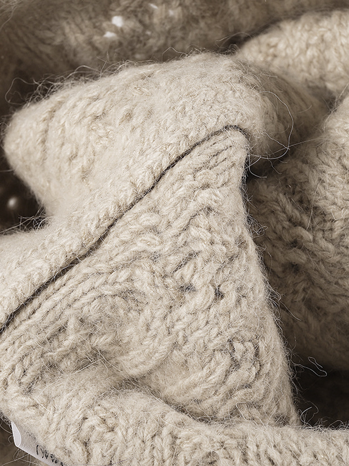 Leaf Cable Pattern Wool Knit Beanie-Chicvia