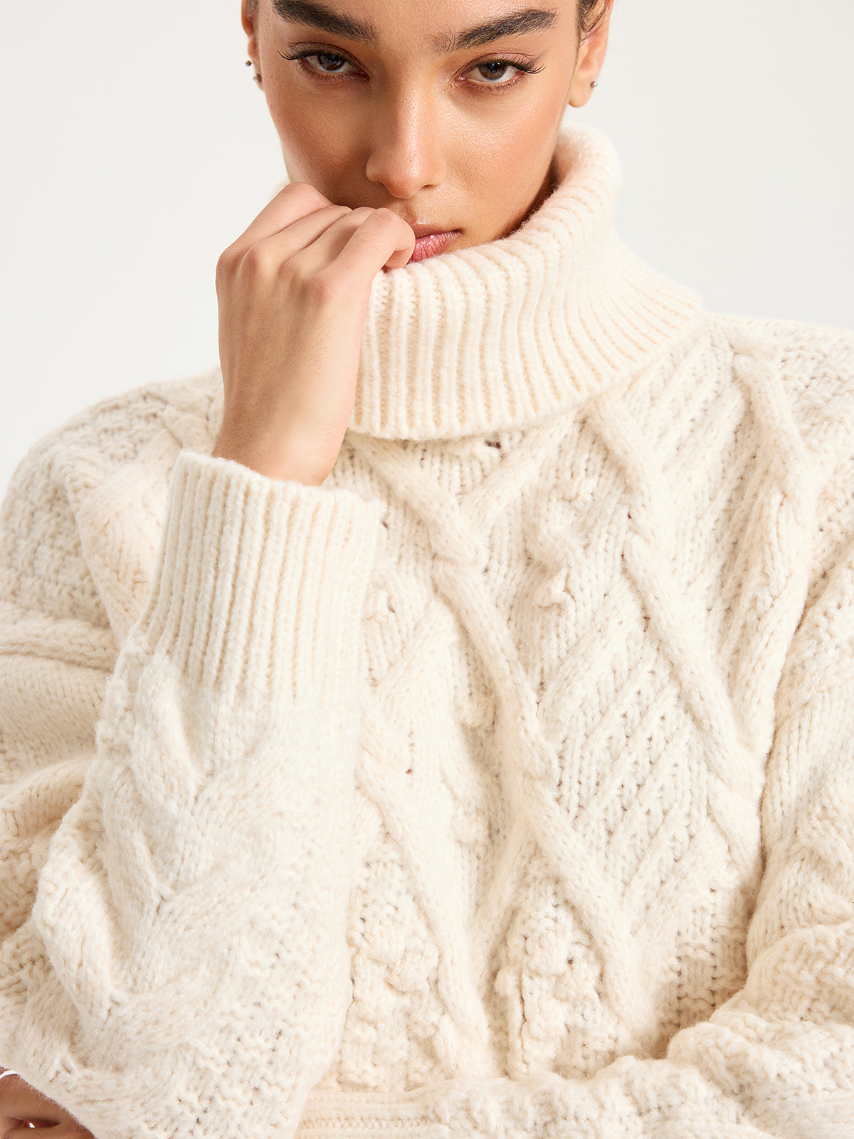 Fringe Hem Cable-Knit Turtleneck Sweater-Chicvia