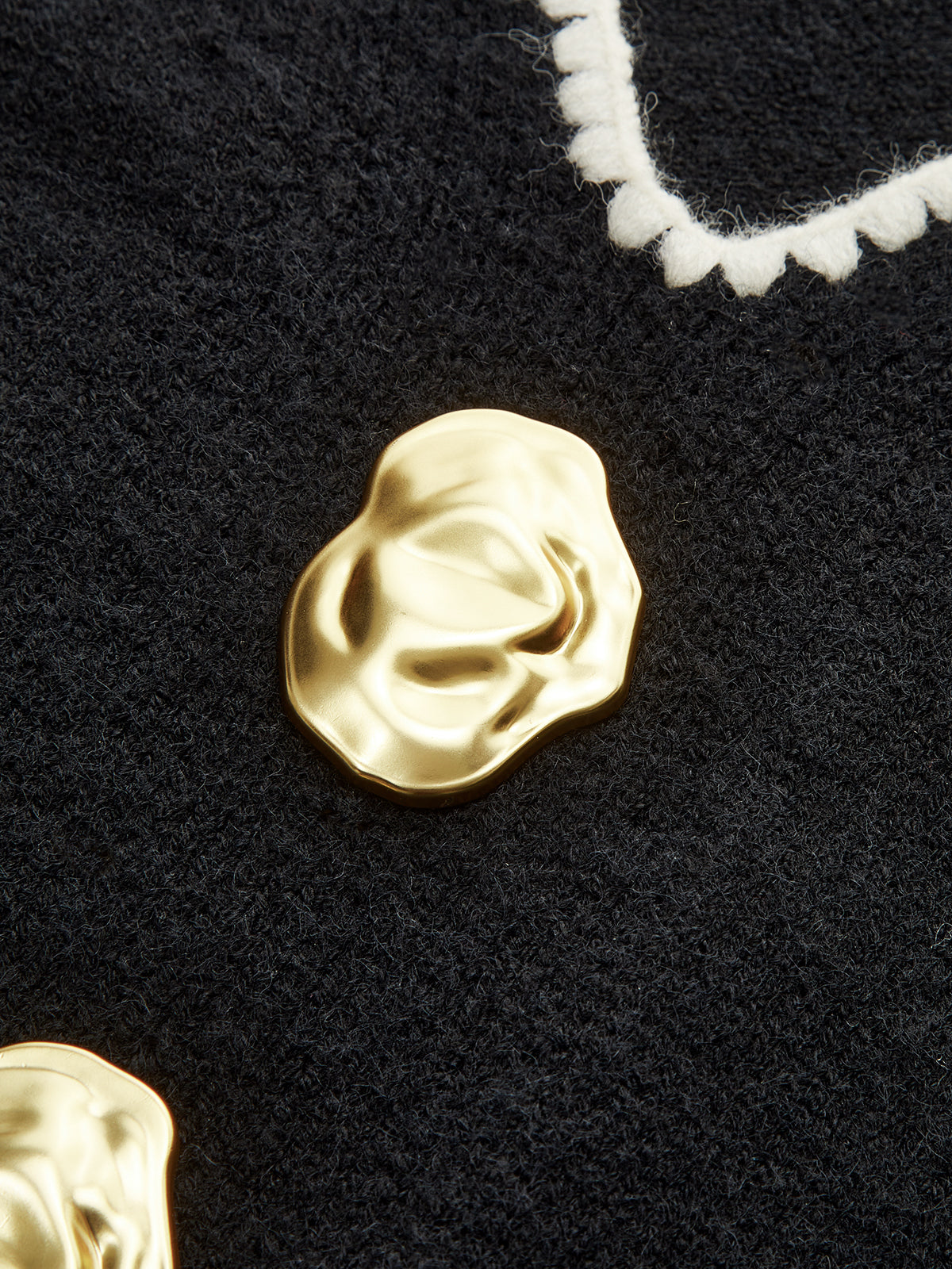 Buttoned Contrast Fringe Split Sweater-Chicvia