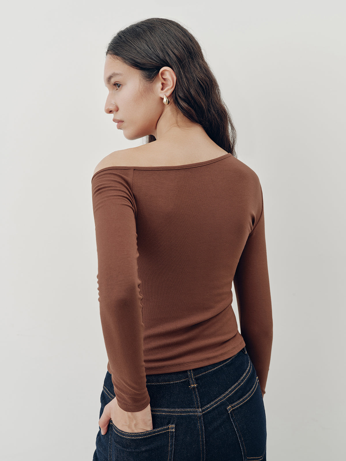 Off-Shoulder Fitted Ruched Long Sleeve Top-Chicvia