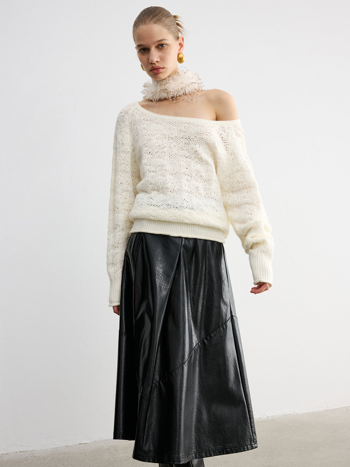 Off-Shoulder Open-Knit Sweater-Chicvia