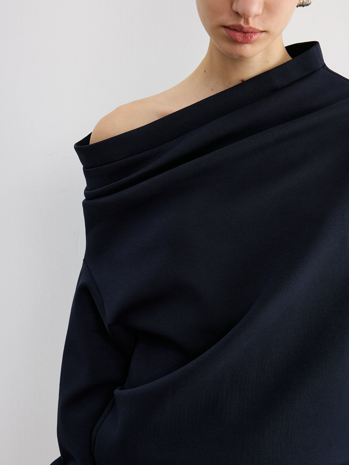 Off-Shoulder Cotton-Blend Sweatshirt-Chicvia