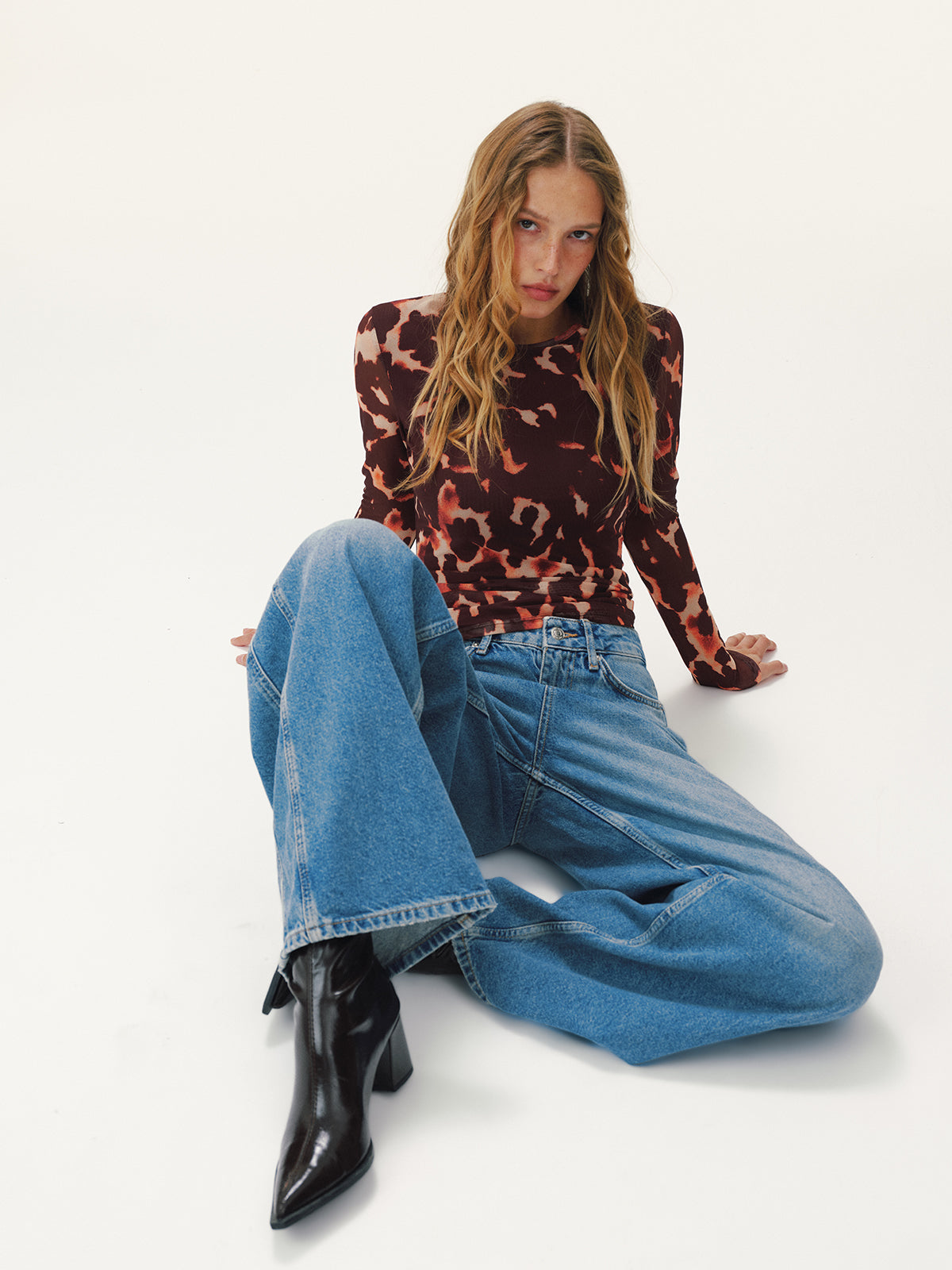 Leopard Print Mesh Fitted Long-Sleeve Top-Chicvia