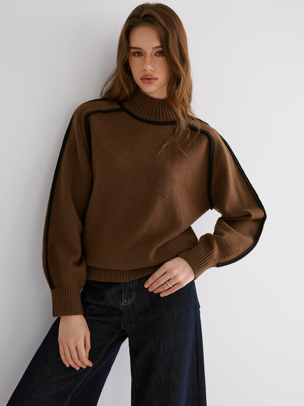 Knit Contrast Binding High Neck Sweater-Chicvia