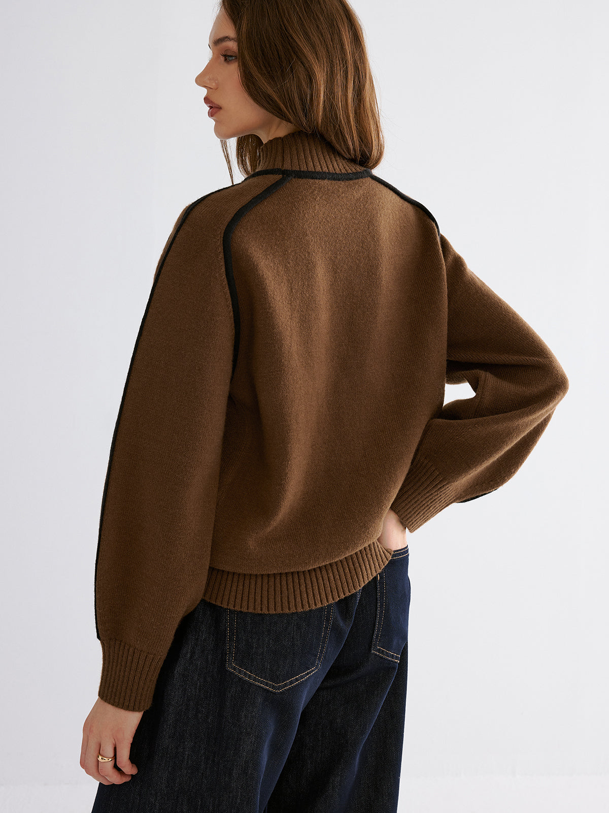 Knit Contrast Binding High Neck Sweater-Chicvia